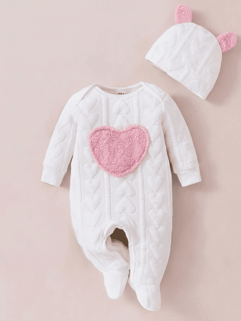 Grenouillère motif cœur - pyjama fille confortable pour enfant