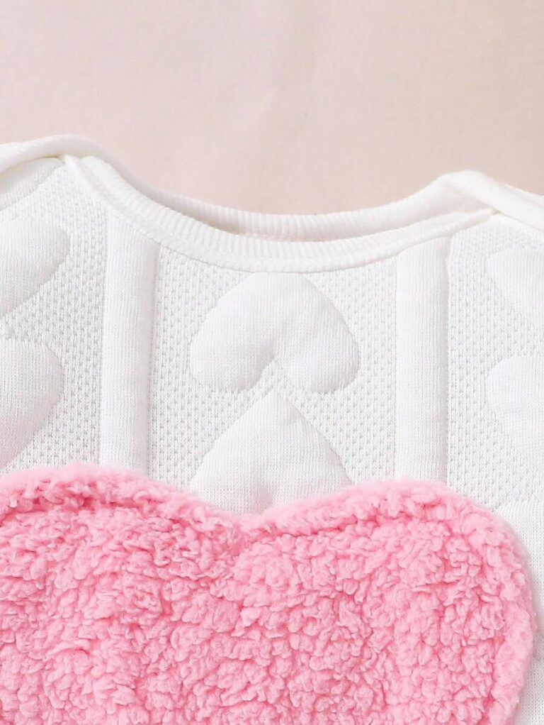 Grenouillère motif cœur - pyjama fille confortable pour enfant