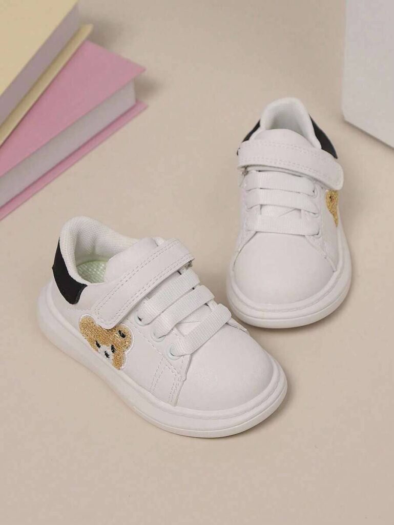 Baskets basses à scratch