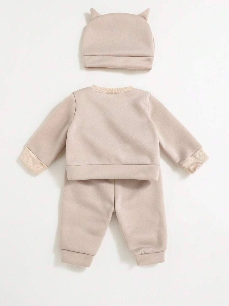 Sweat, pantalon et bonnet