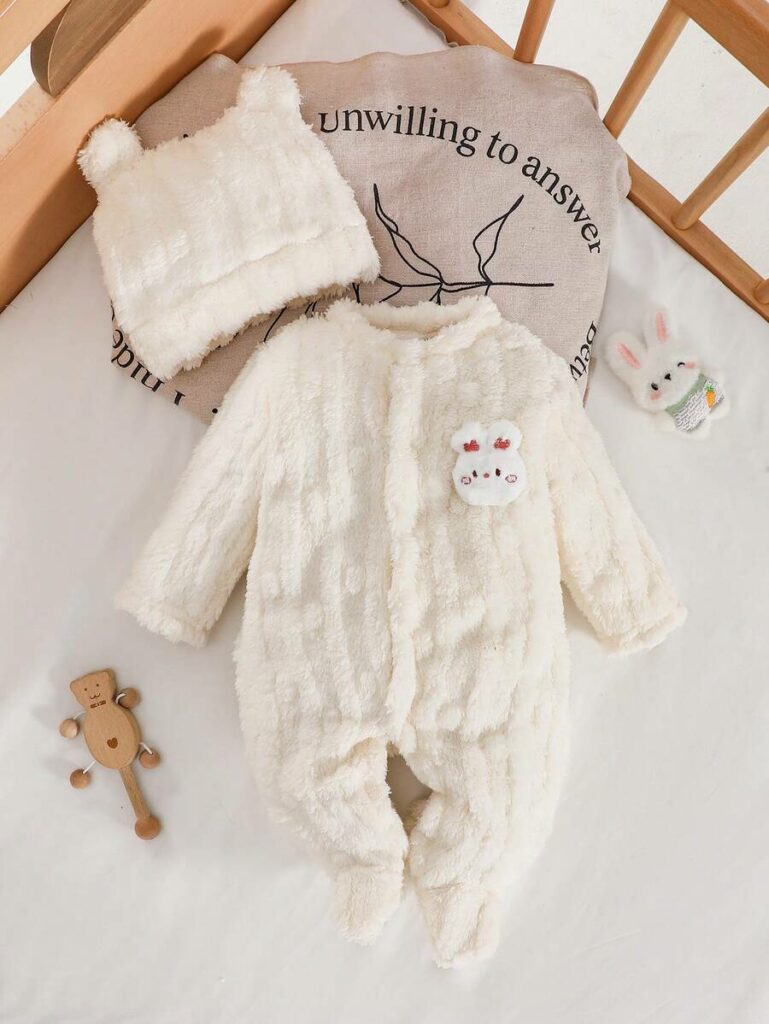 Combinaison de nuit et bonnet